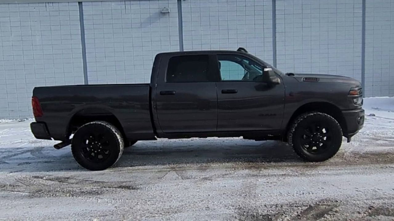 2025 RAM 3500 Big Horn Crew Cab 4x4 6'4" Box