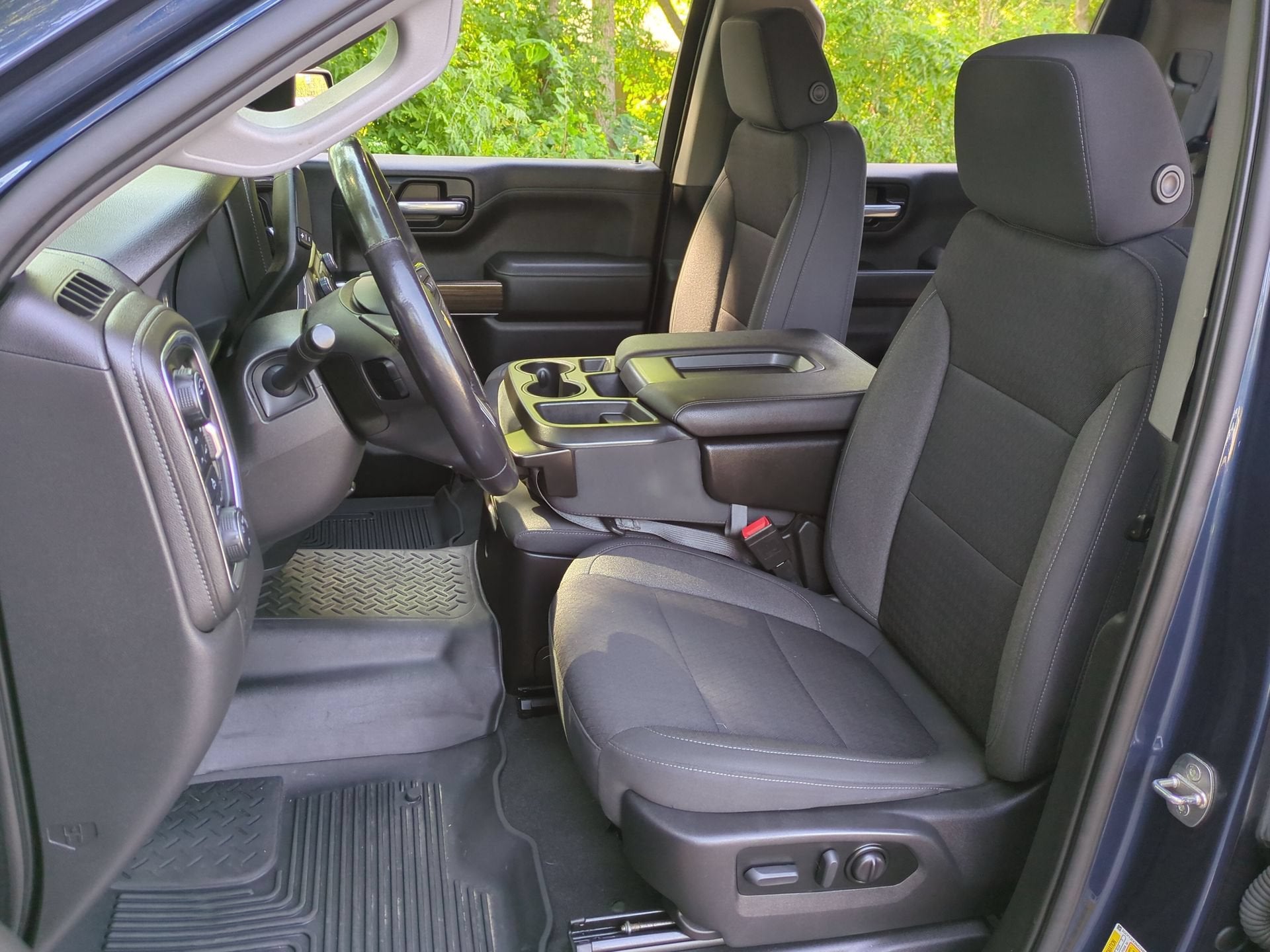 2022 Chevrolet Silverado 1500 LTD LT (2FL)