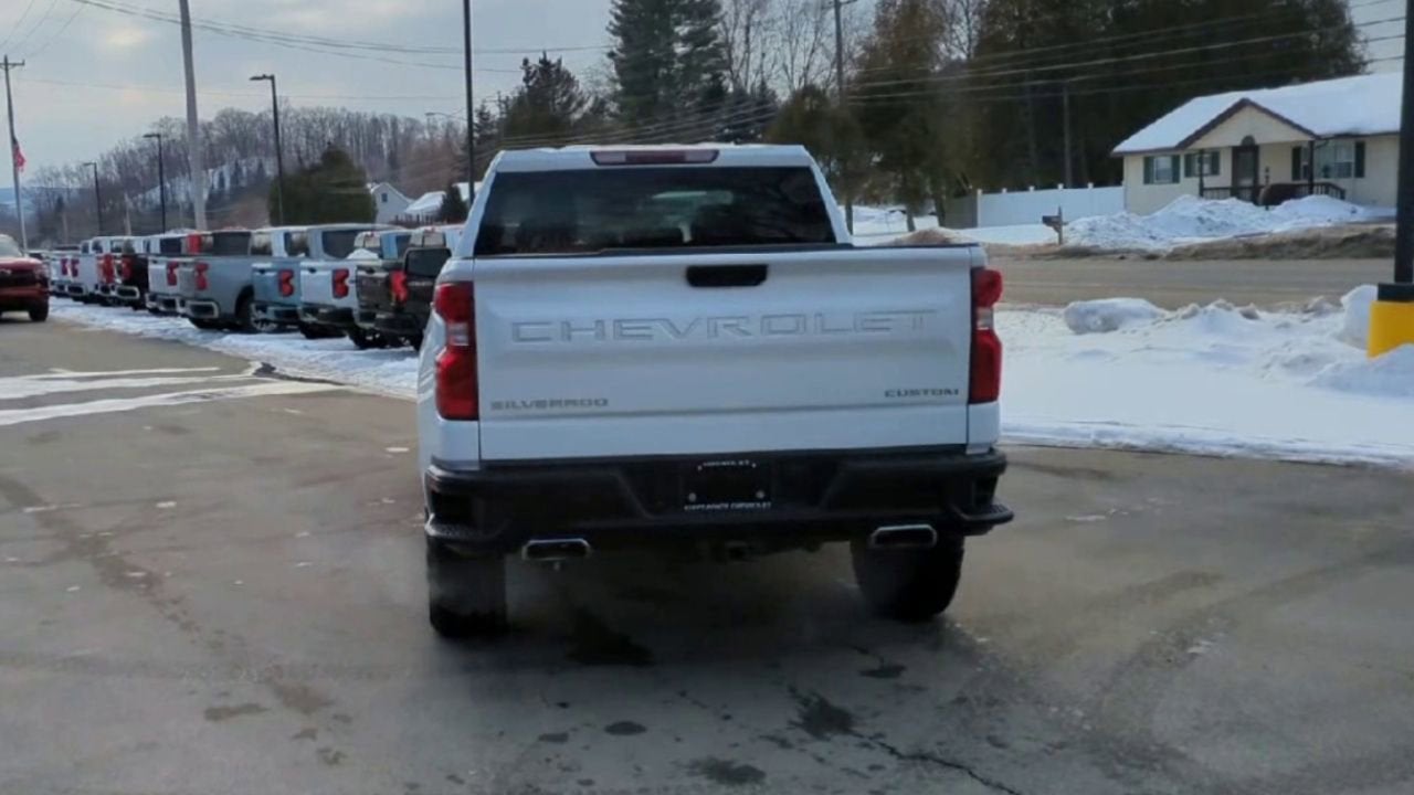 2024 Chevrolet Silverado 1500 Custom Trail Boss