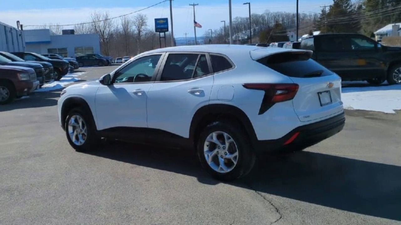 2024 Chevrolet Trax LS