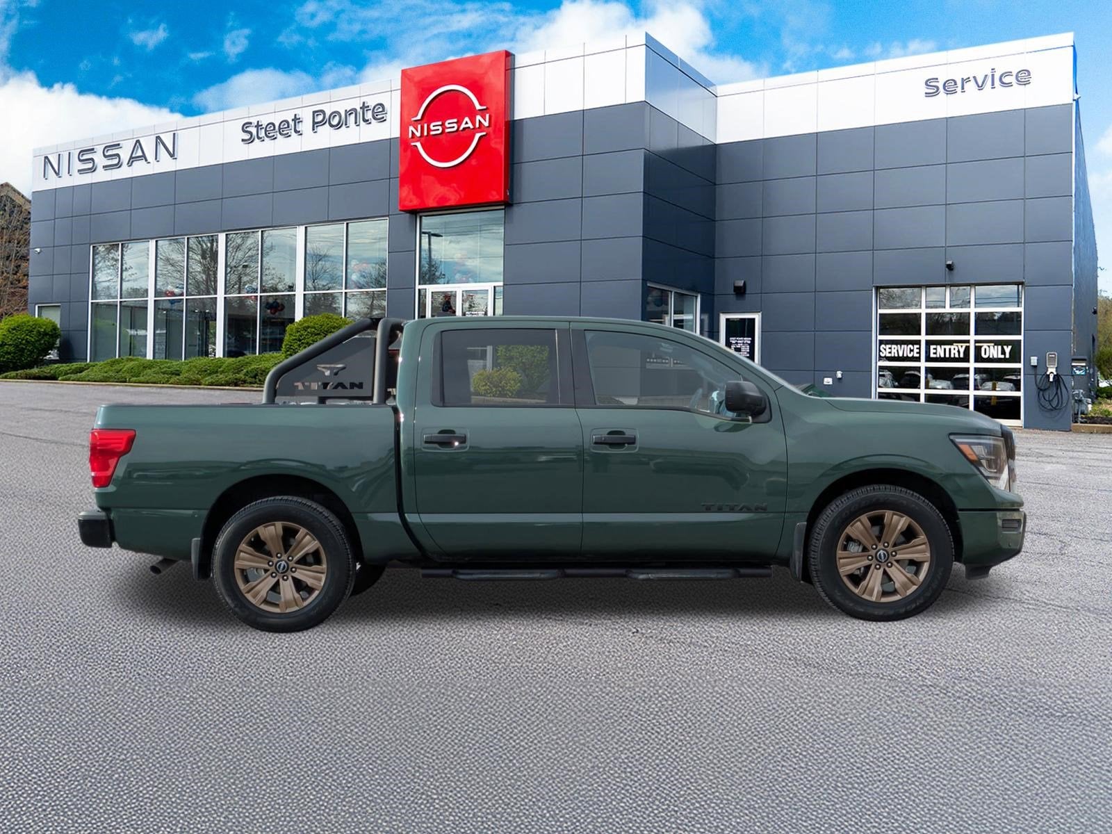2024 Nissan Titan SV
