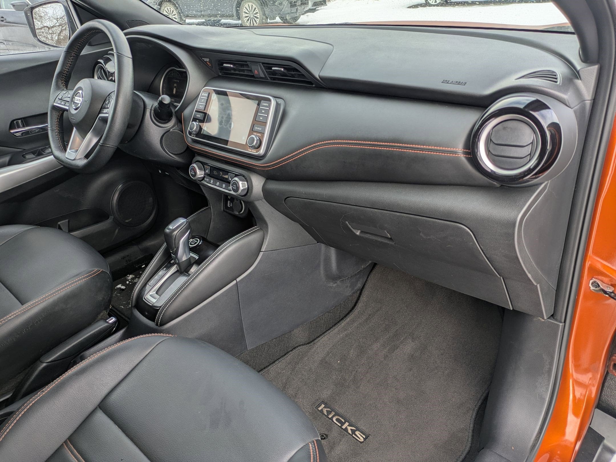 2020 Nissan Kicks SR