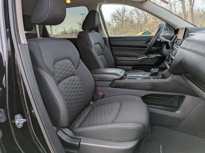 2024 Nissan Pathfinder S