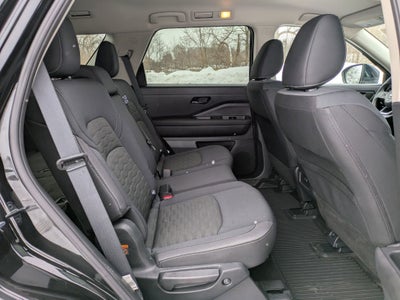 2025 Nissan Pathfinder S