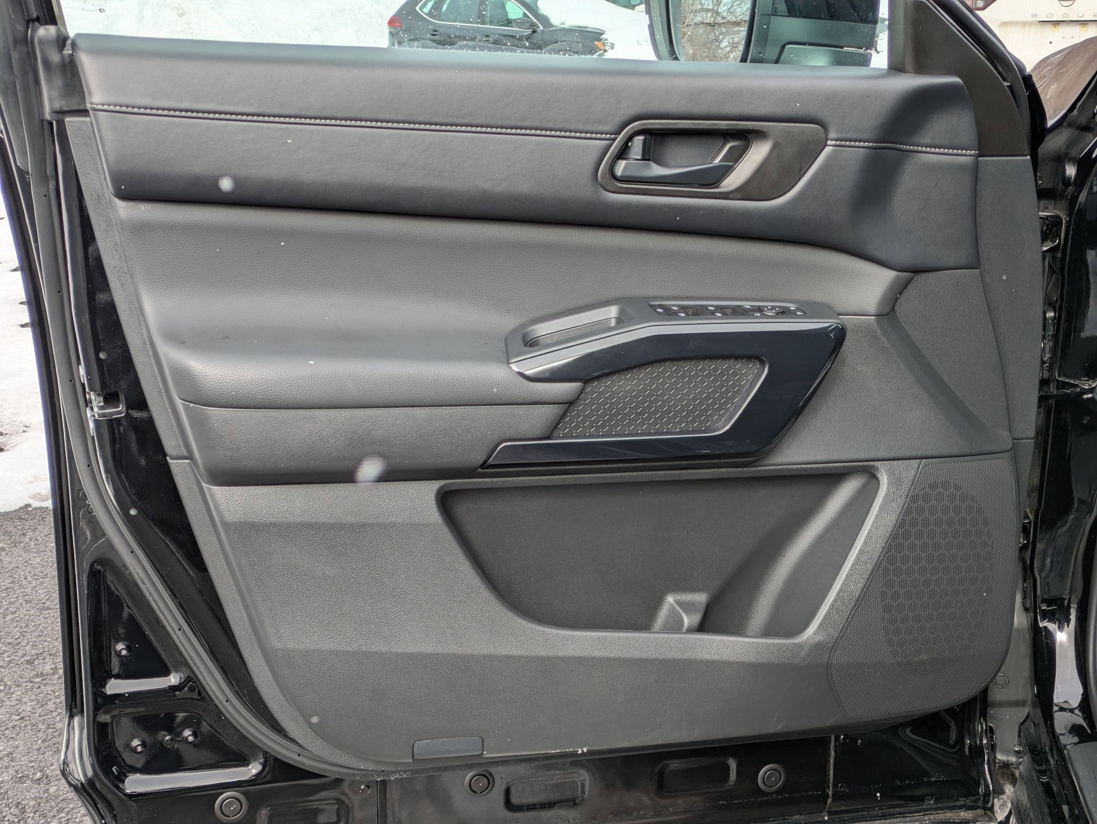 2025 Nissan Pathfinder S