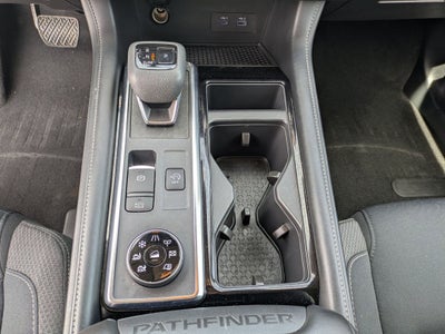 2023 Nissan Pathfinder SV