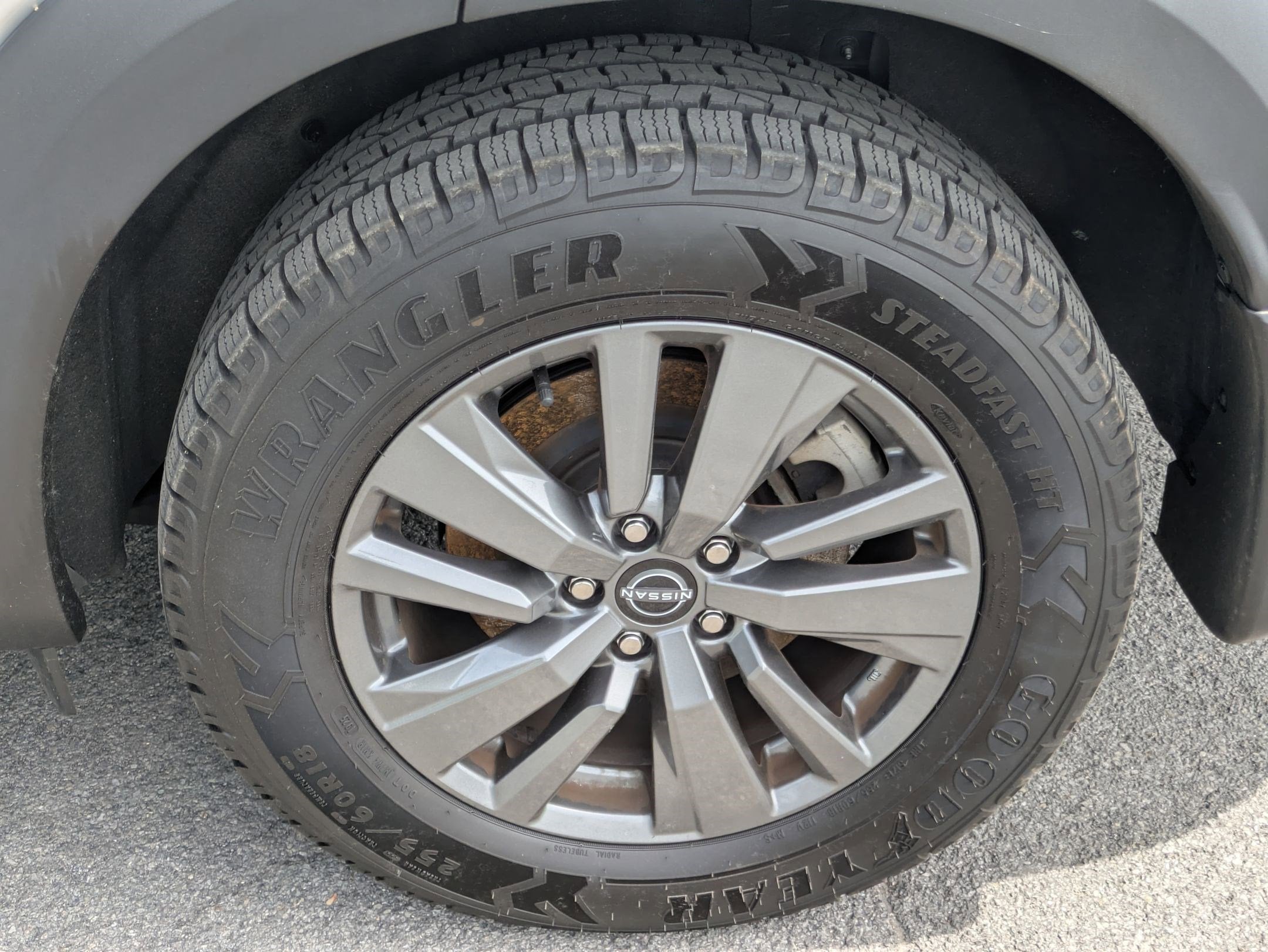 2023 Nissan Pathfinder SV