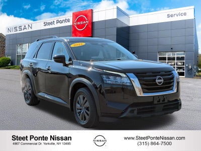 2022 Nissan Pathfinder SV