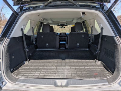 2022 Nissan Pathfinder SV