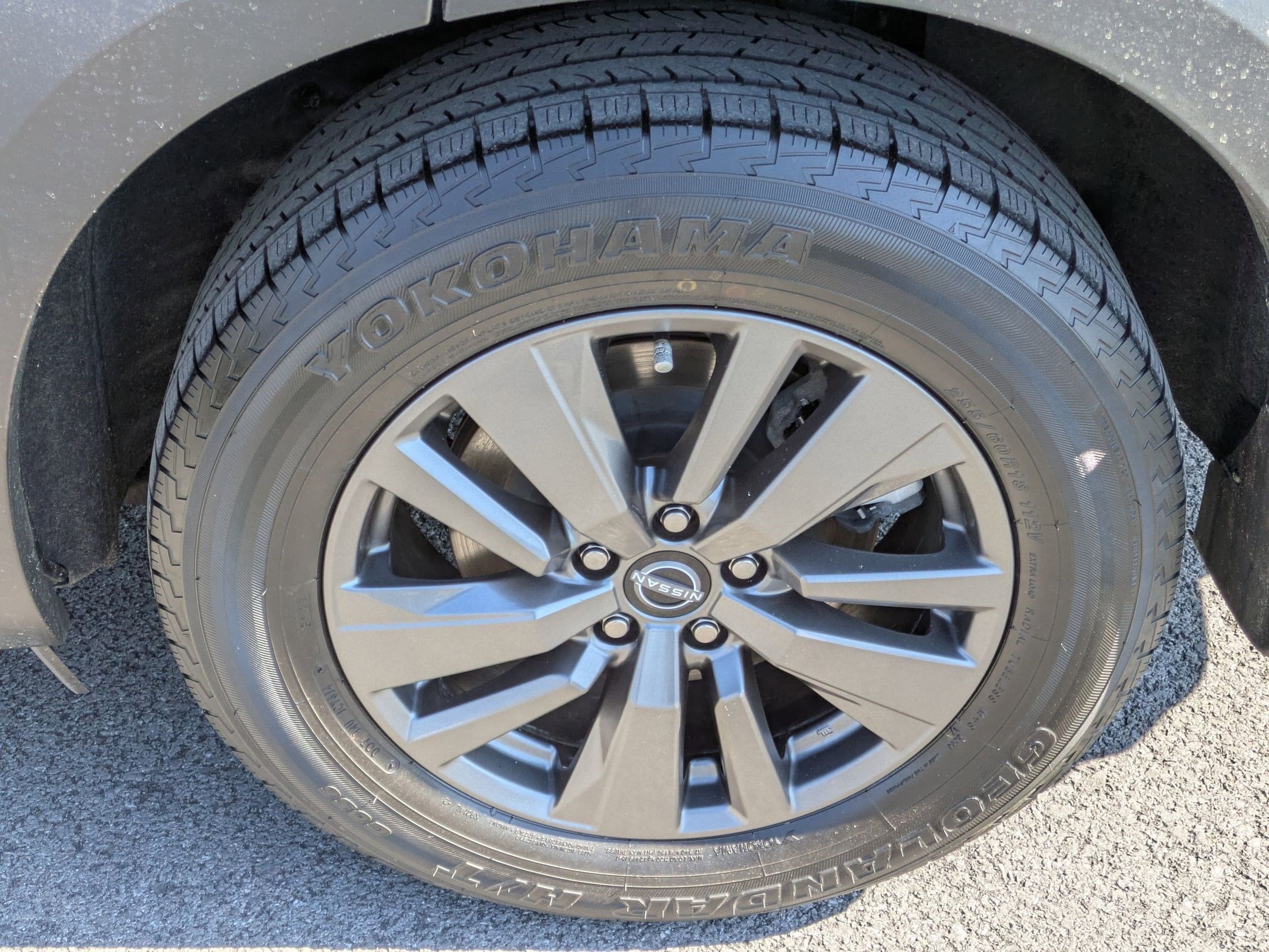 2022 Nissan Pathfinder SV