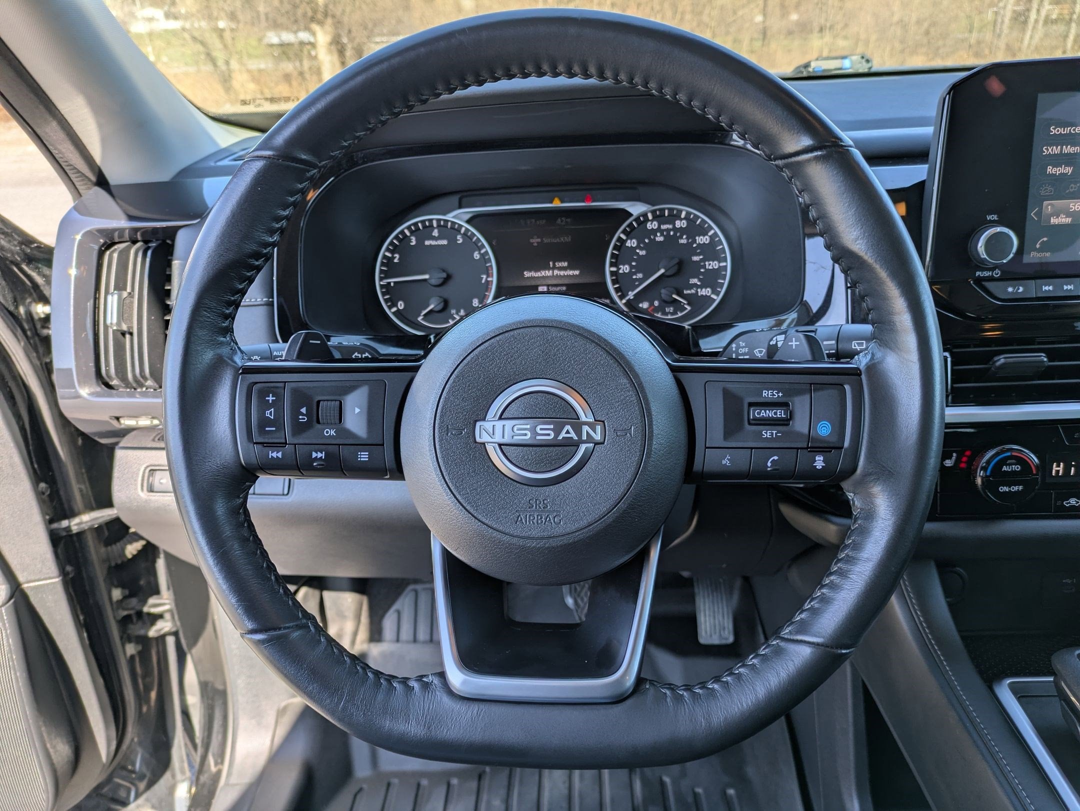 2022 Nissan Pathfinder SV