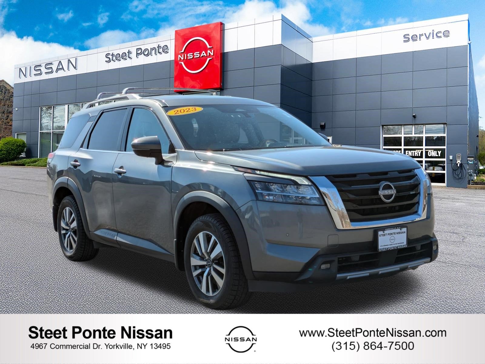 2023 Nissan Pathfinder SL