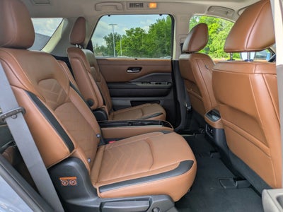 2022 Nissan Pathfinder Platinum