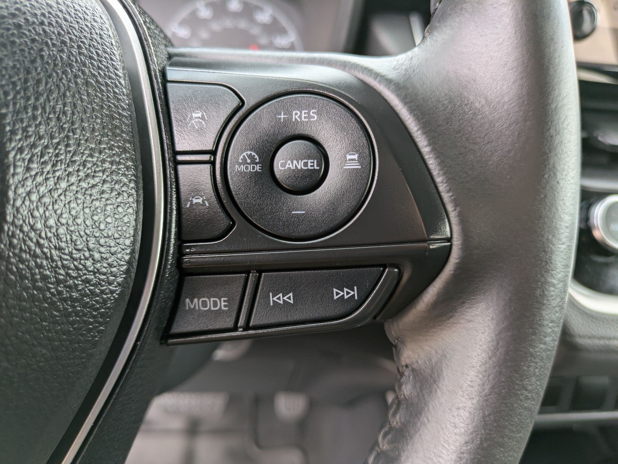 2024 Toyota Corolla Cross Hybrid SE