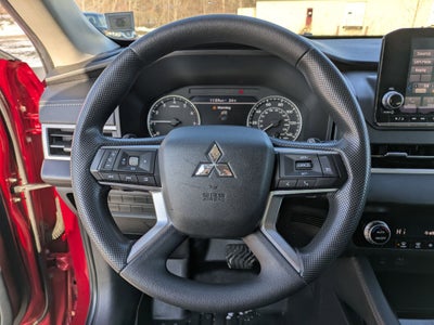 2022 Mitsubishi Outlander ES