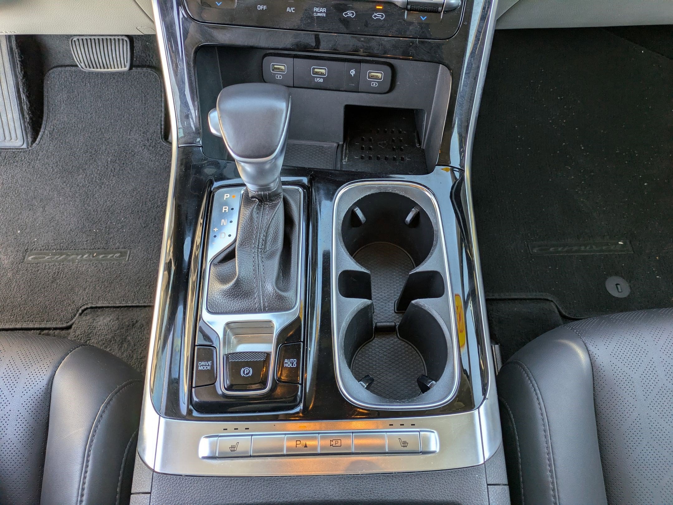 2024 Kia Carnival EX