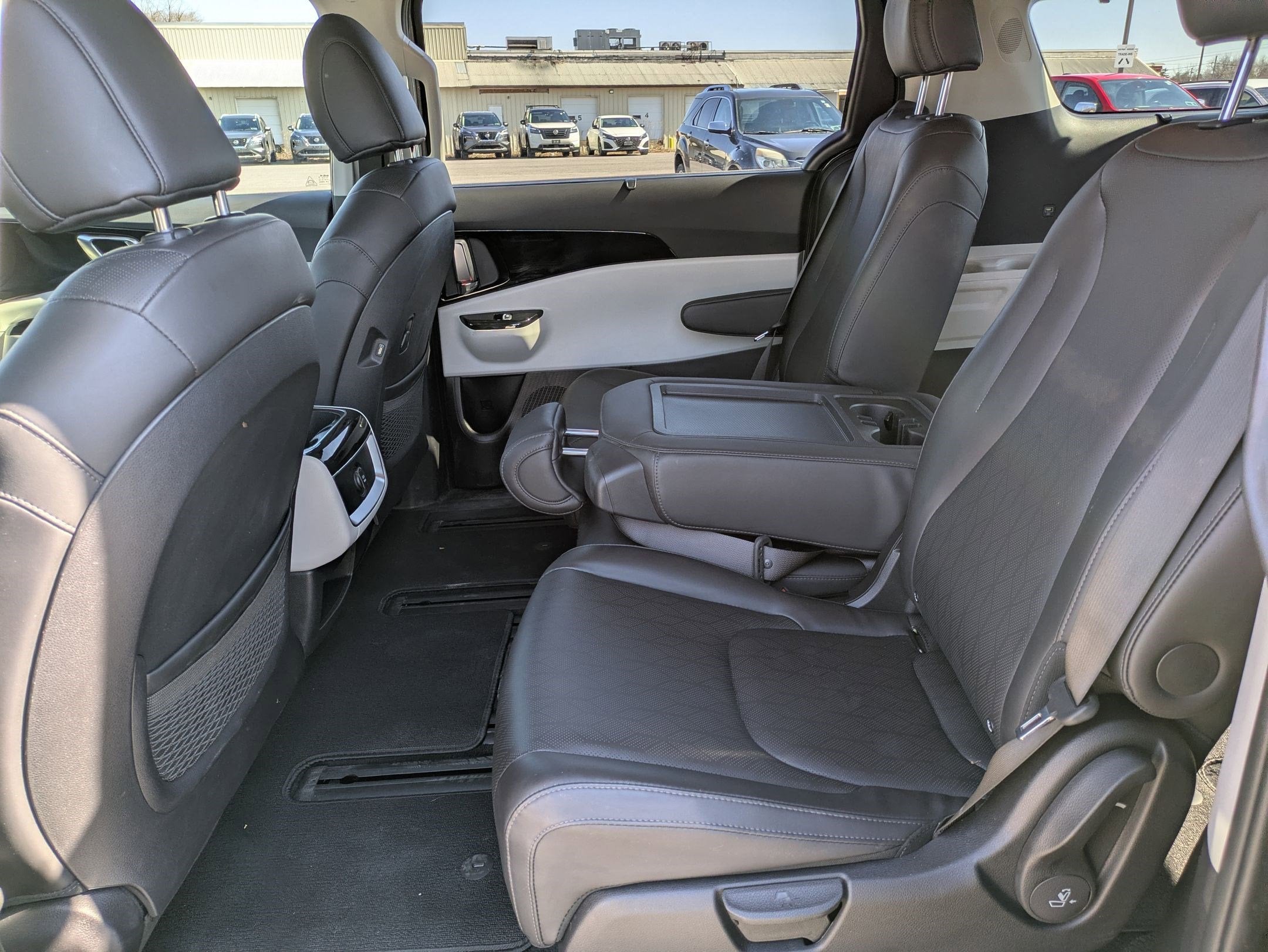 2024 Kia Carnival EX