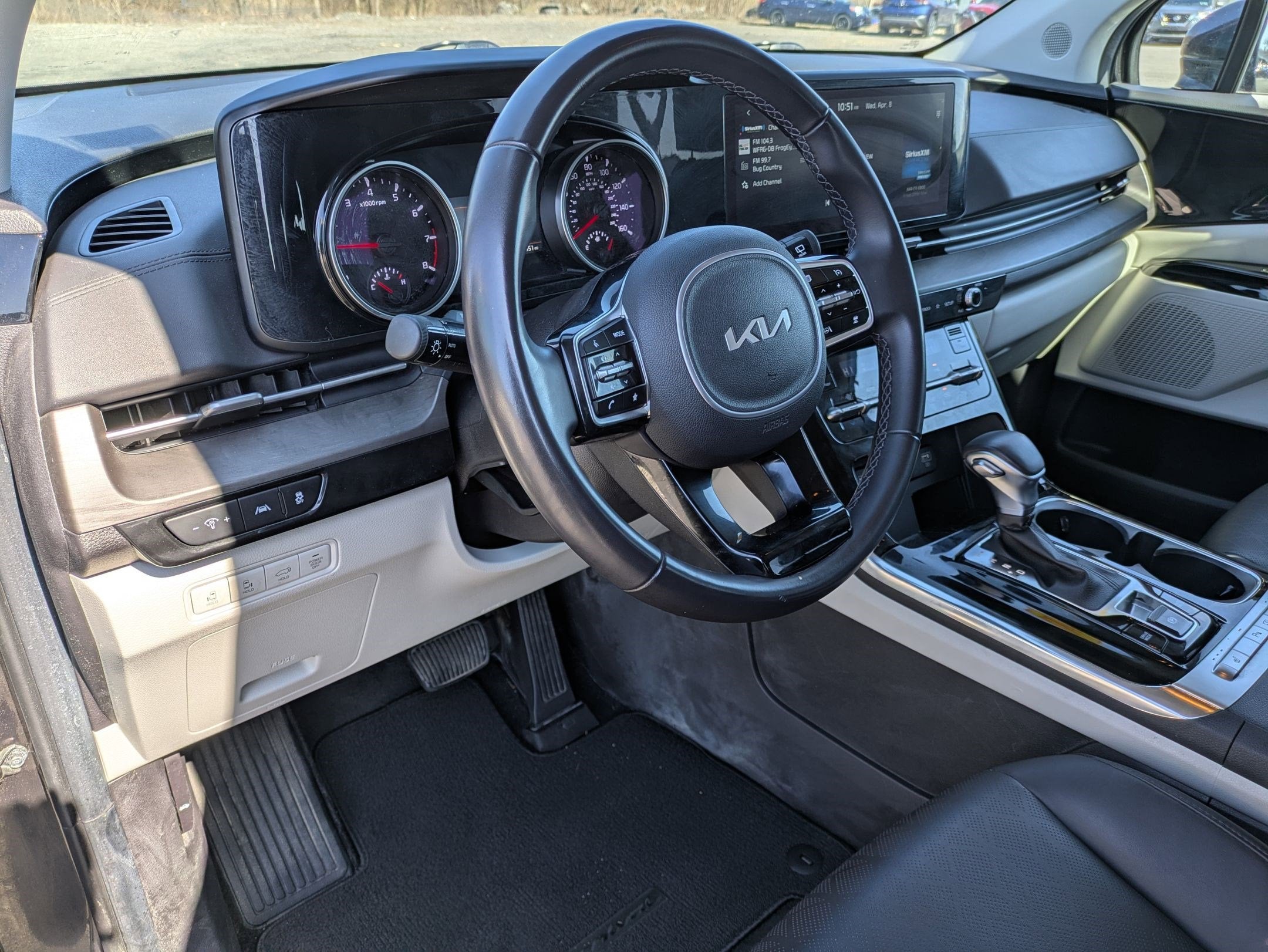 2024 Kia Carnival EX