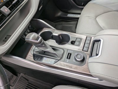 2021 Toyota Highlander Base