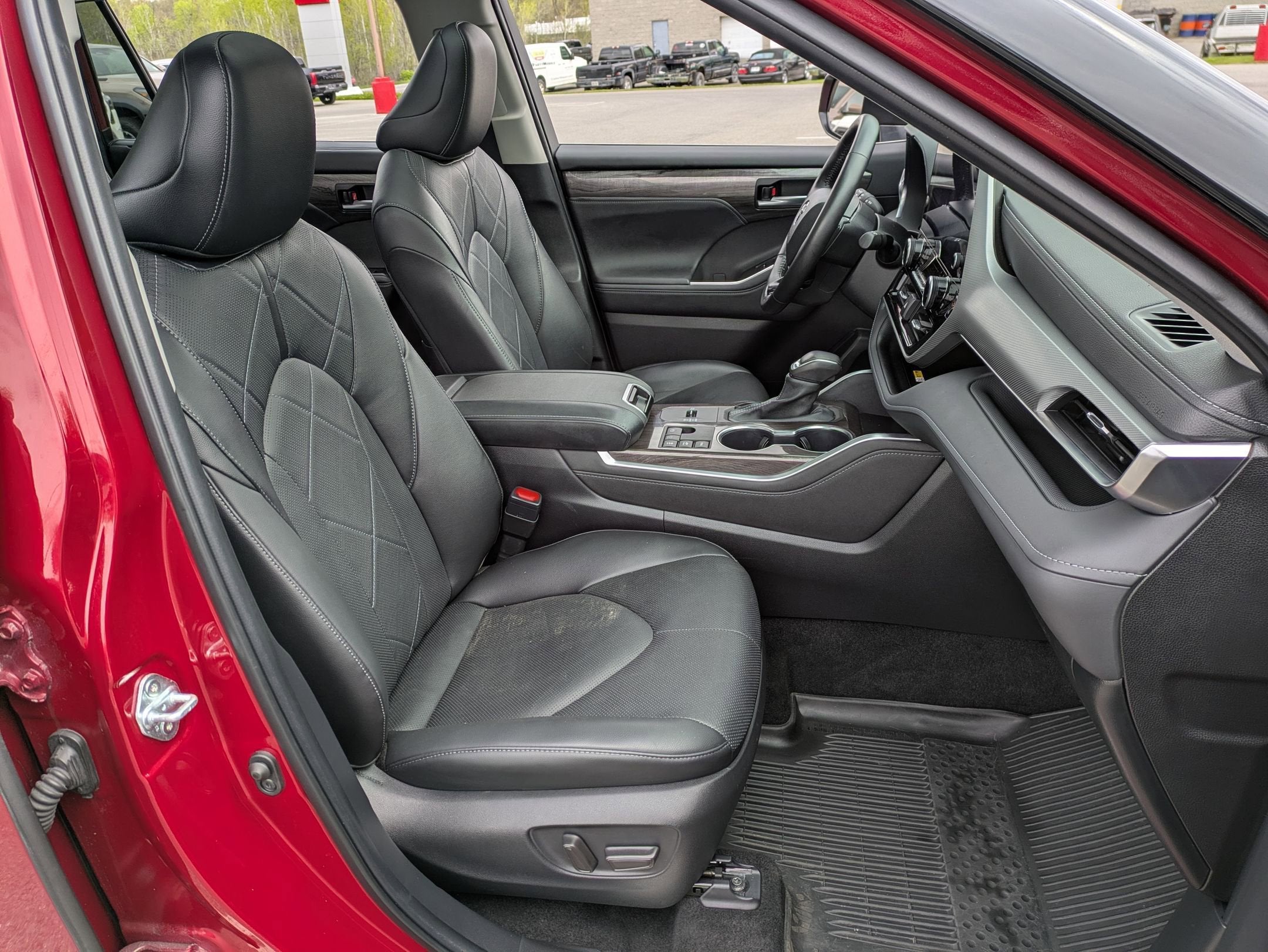 2023 Toyota Highlander Hybrid Platinum