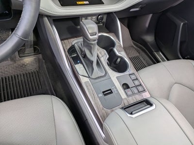 2024 Toyota Highlander Hybrid Platinum