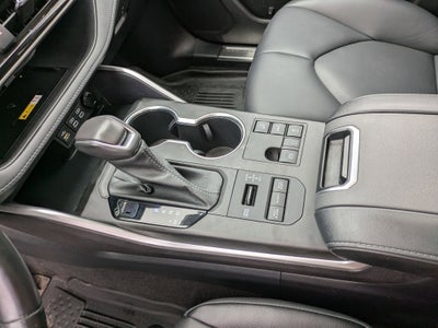 2023 Toyota Highlander Base