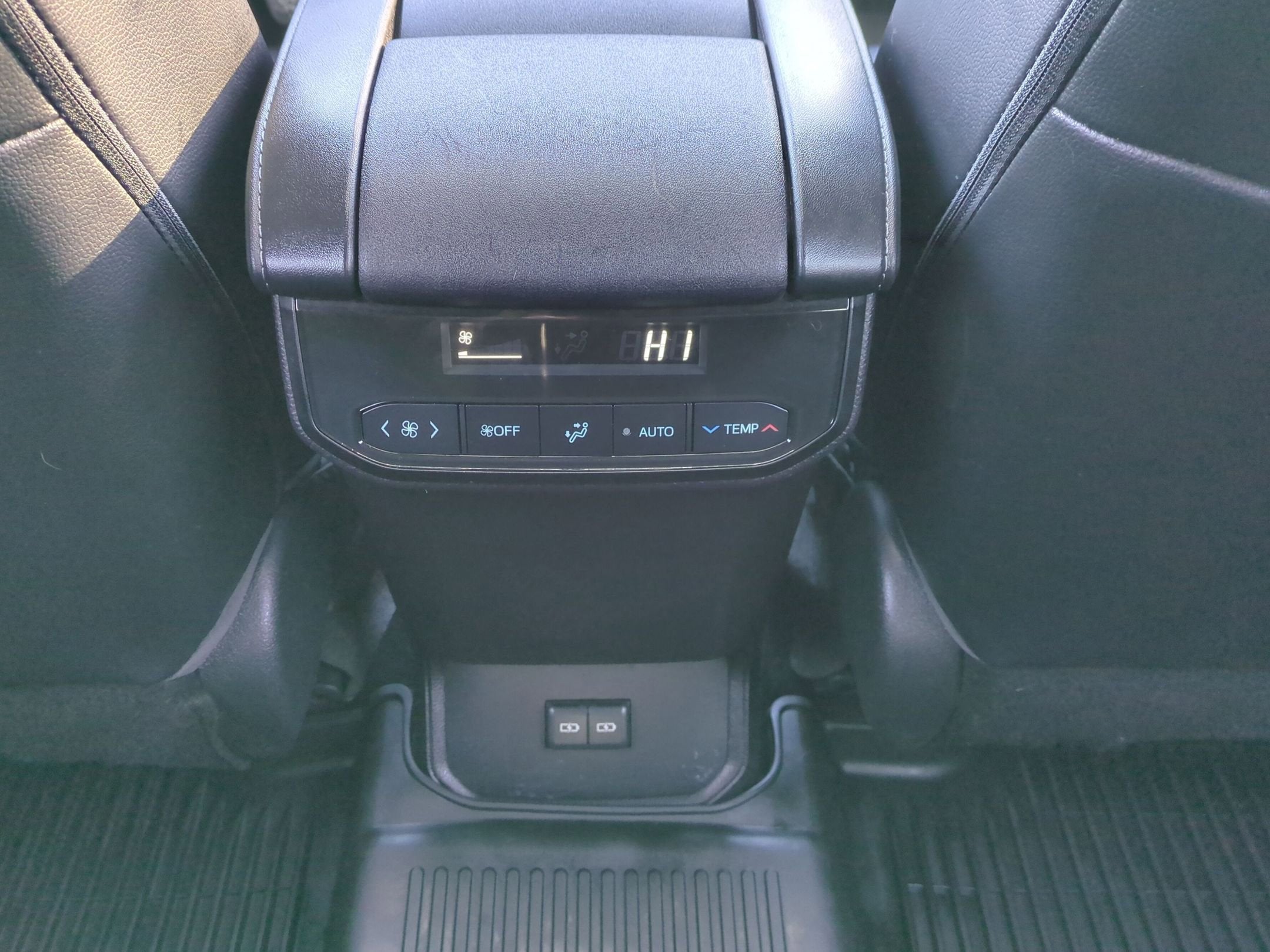 2023 Toyota Highlander Base