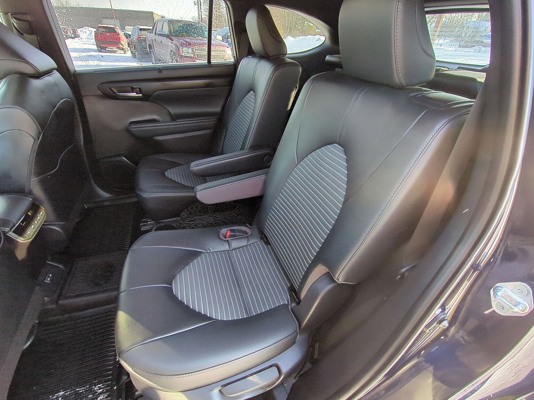 2023 Toyota Highlander Base