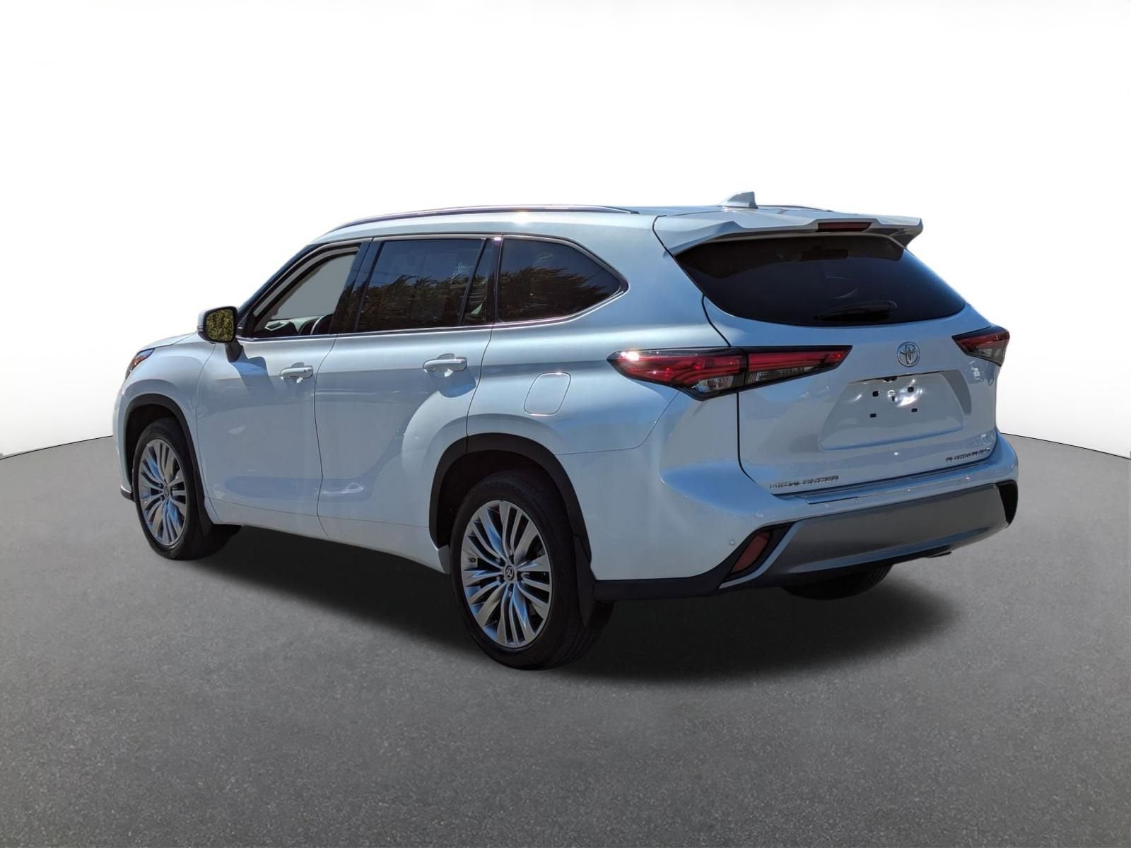 2023 Toyota Highlander Base
