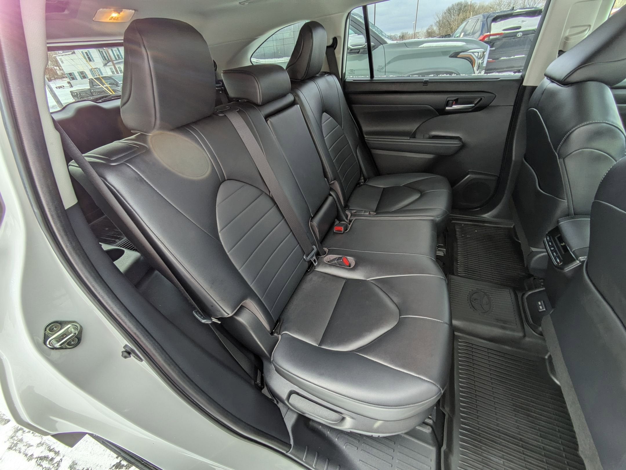 2023 Toyota Highlander Base