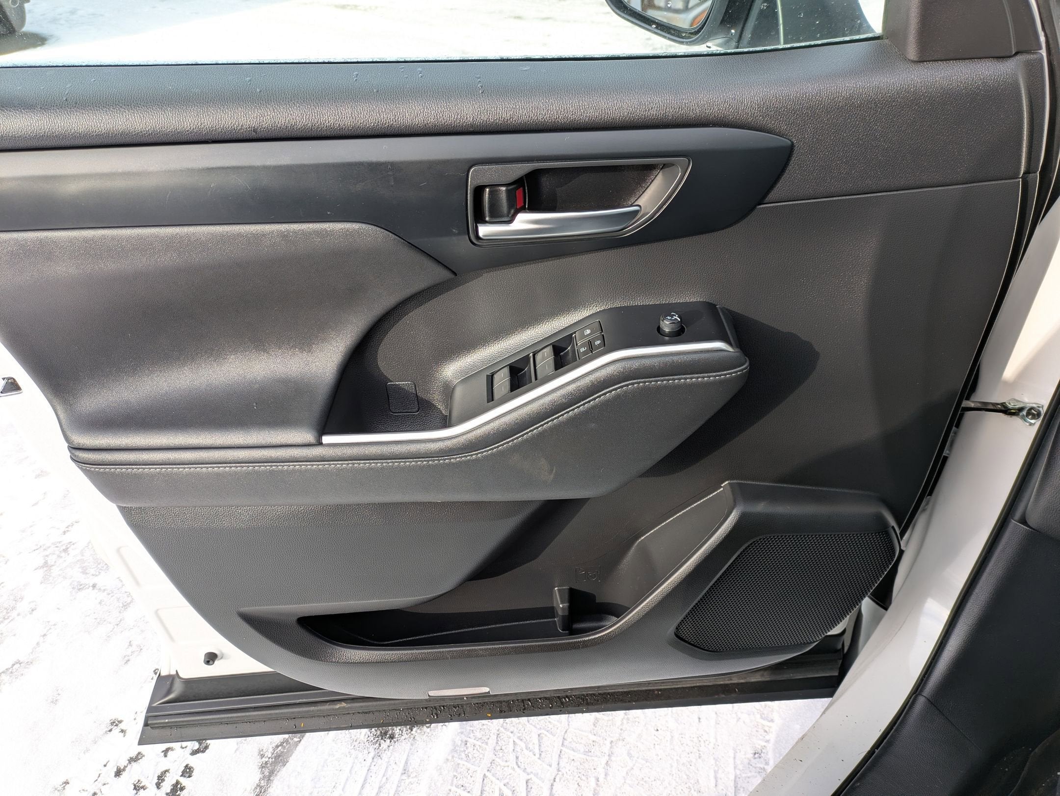 2023 Toyota Highlander Base