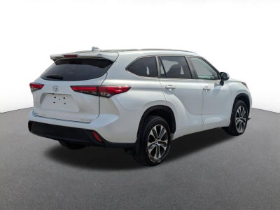 2023 Toyota Highlander Base