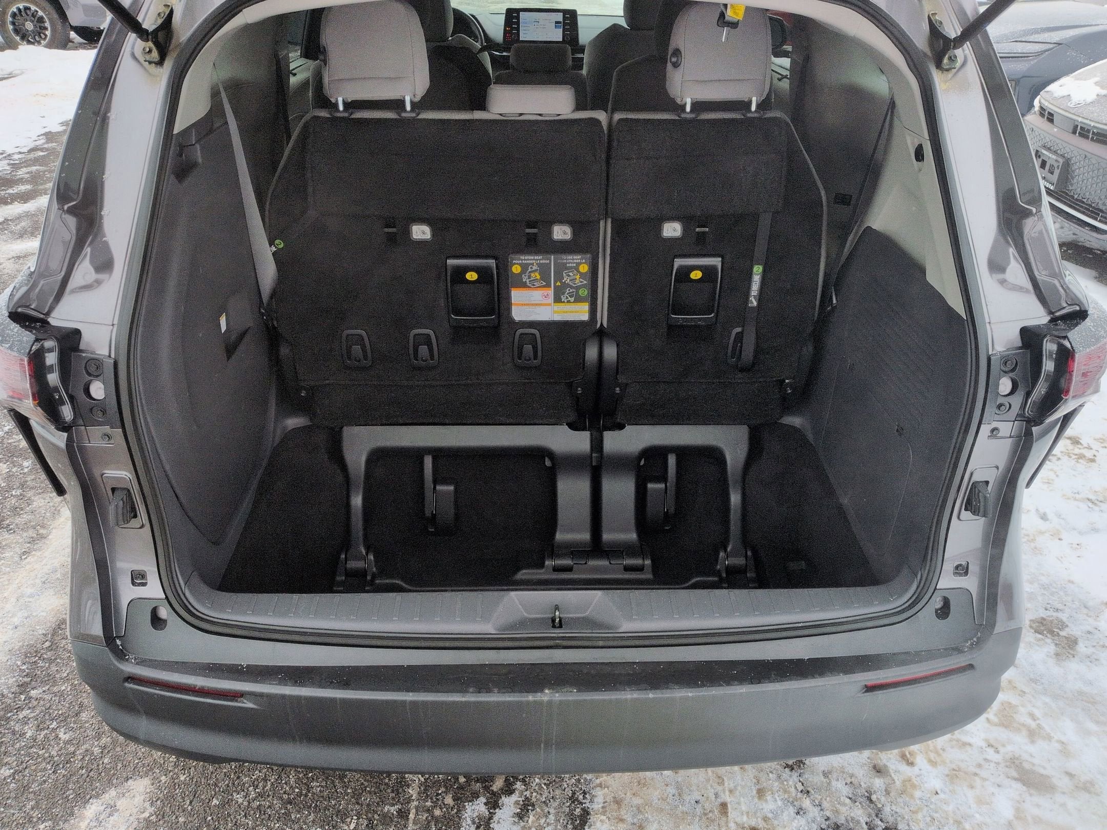 2023 Toyota Sienna LE