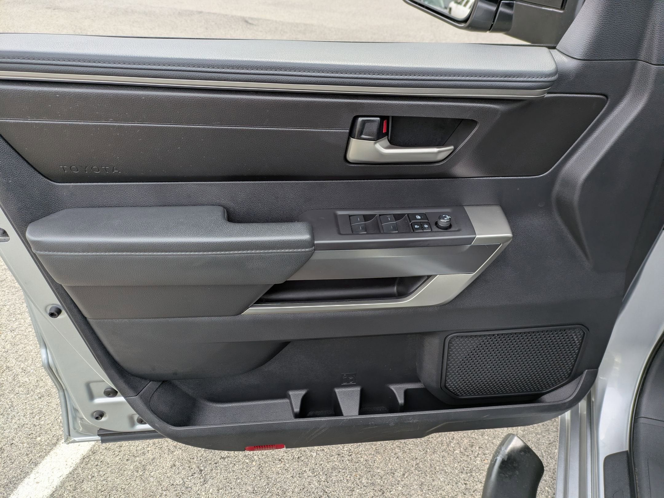 2023 Toyota Tundra 4WD SR5
