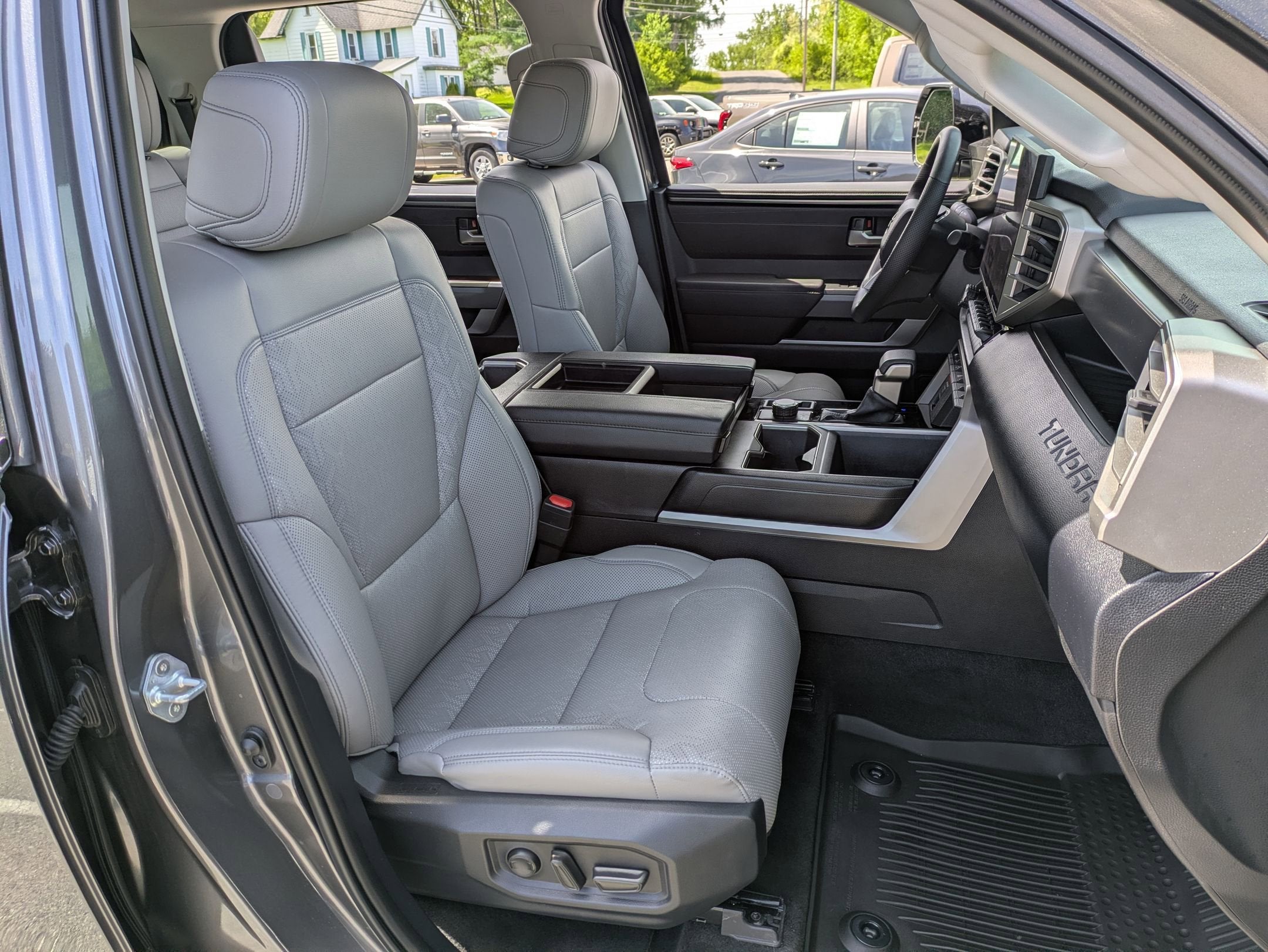 2024 Toyota Tundra 4WD SR5