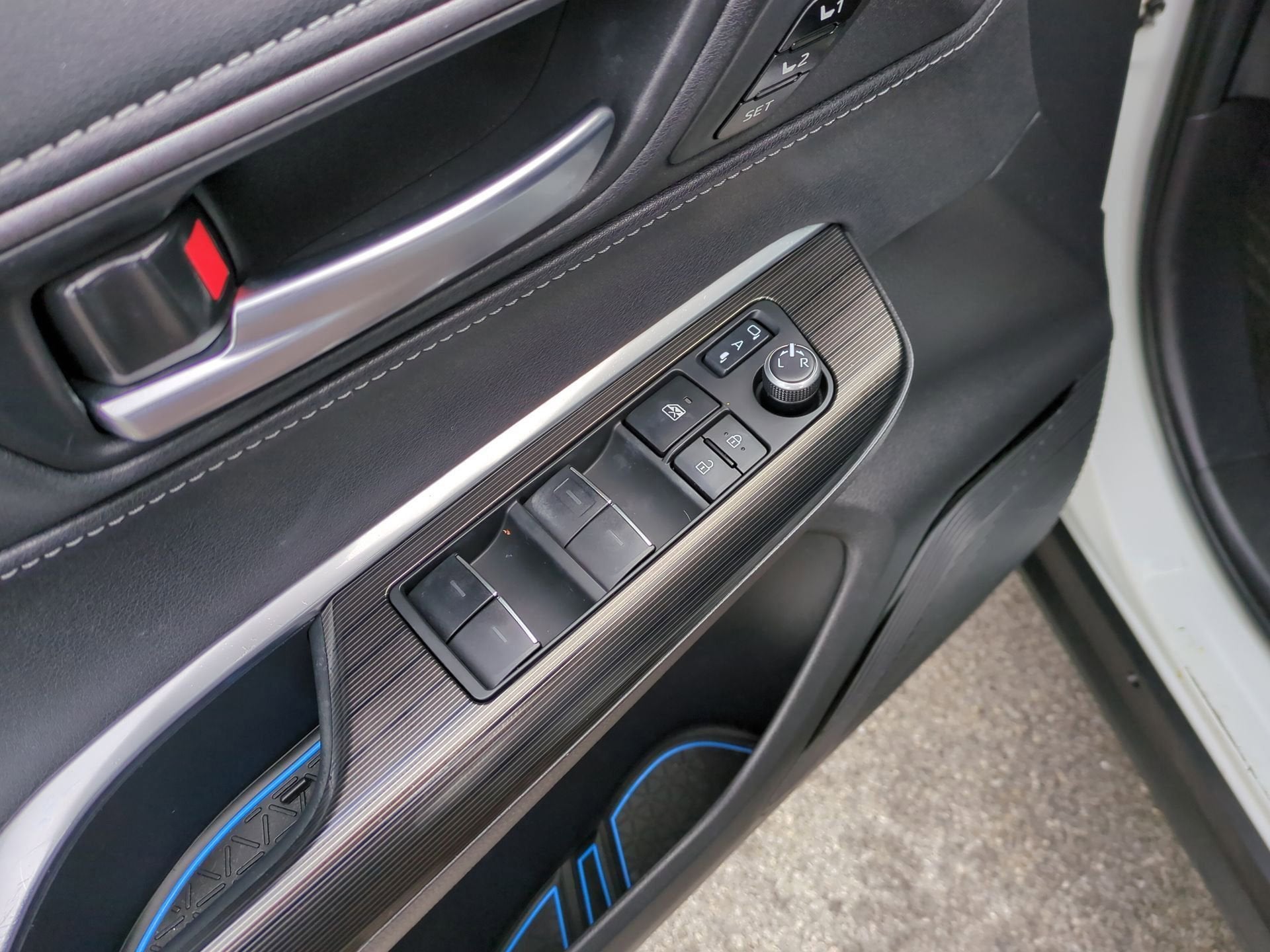 2023 Toyota Venza Base