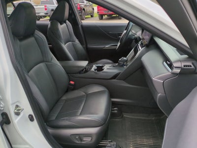 2023 Toyota Venza Base