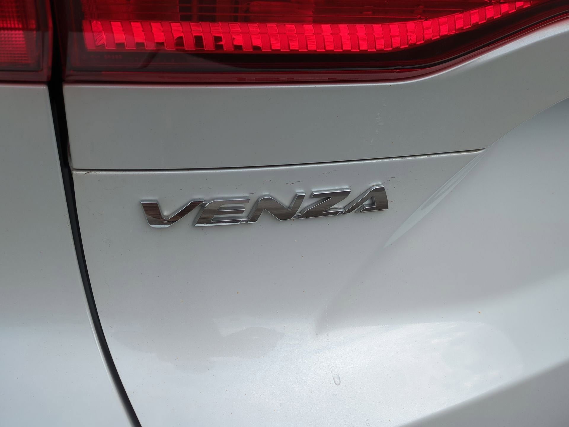 2023 Toyota Venza Base