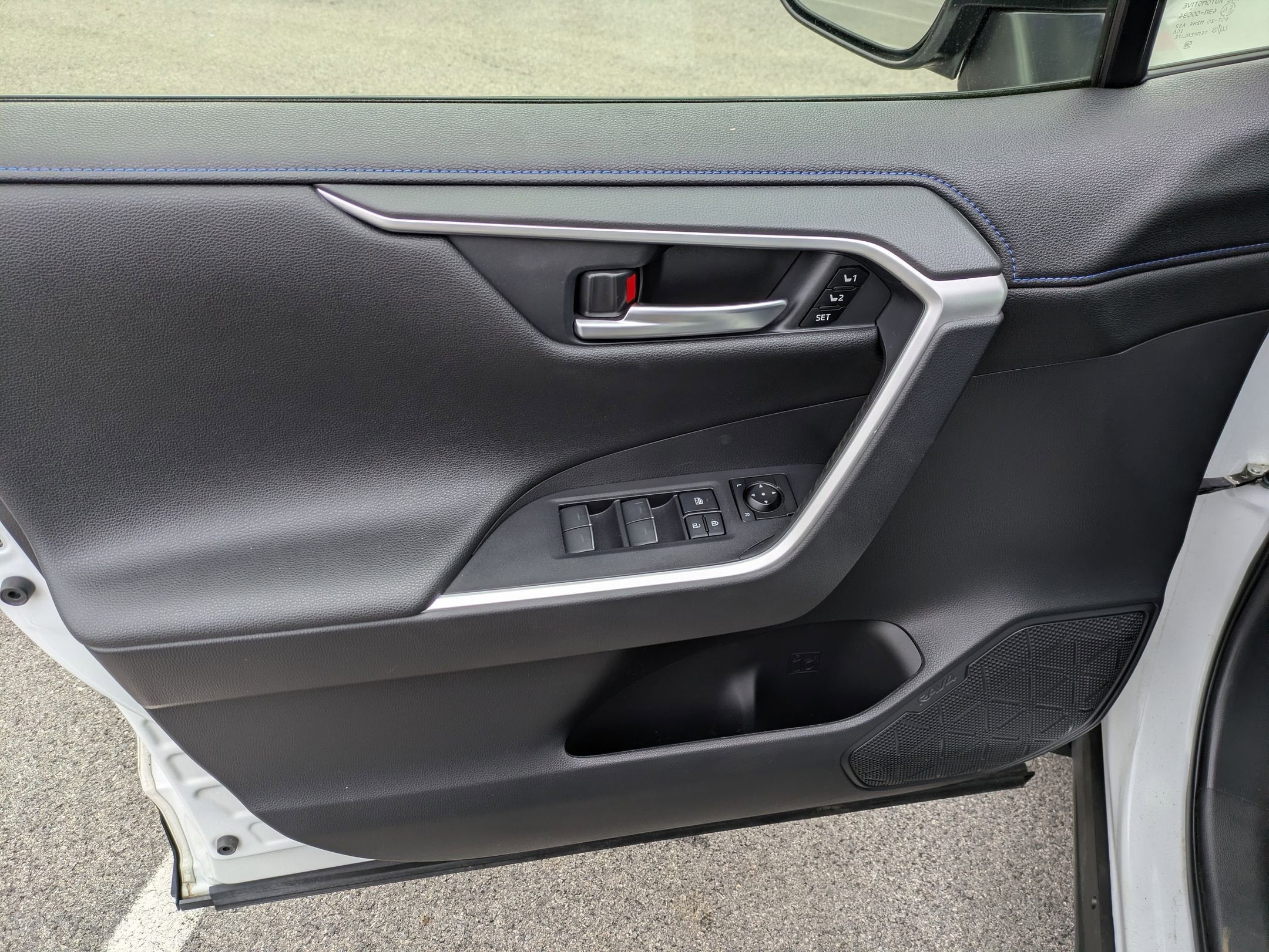 2025 Toyota RAV4 Hybrid XSE