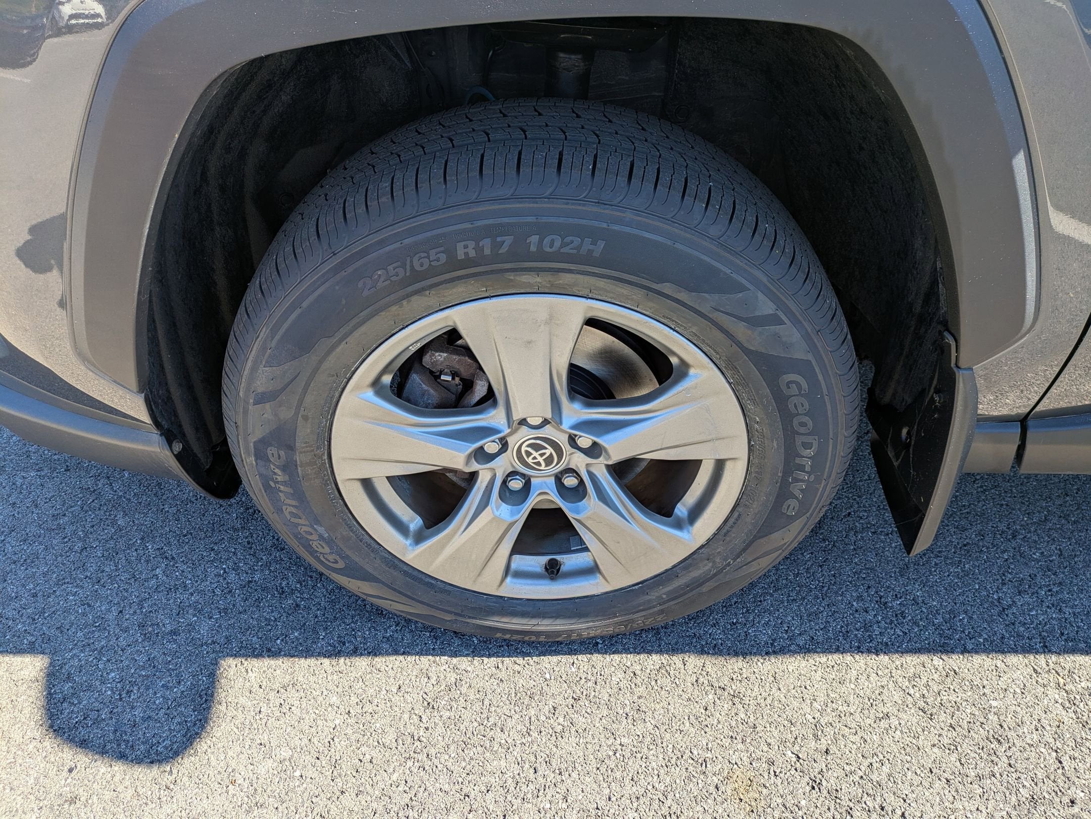 2023 Toyota RAV4 Hybrid LE