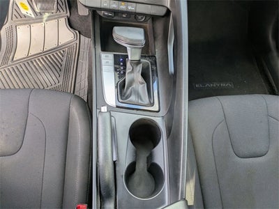 2021 Hyundai Elantra SE