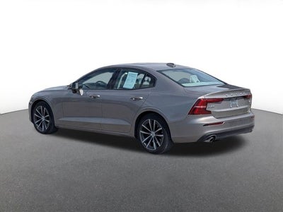 2021 Volvo S60 T6 Momentum