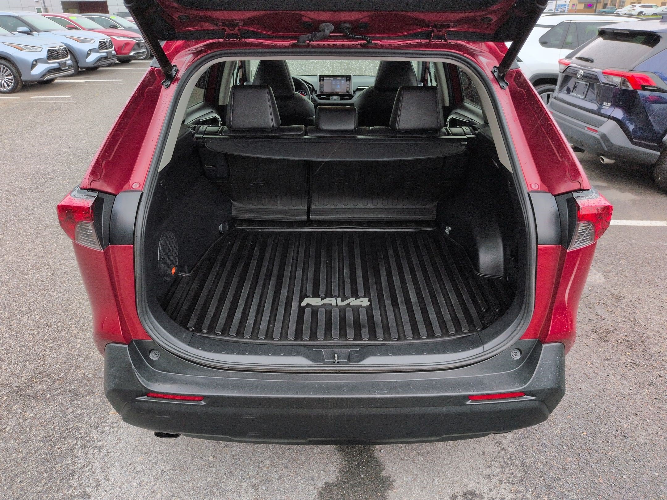 2019 Toyota RAV4 XLE Premium w/ Premium Weather Pkg