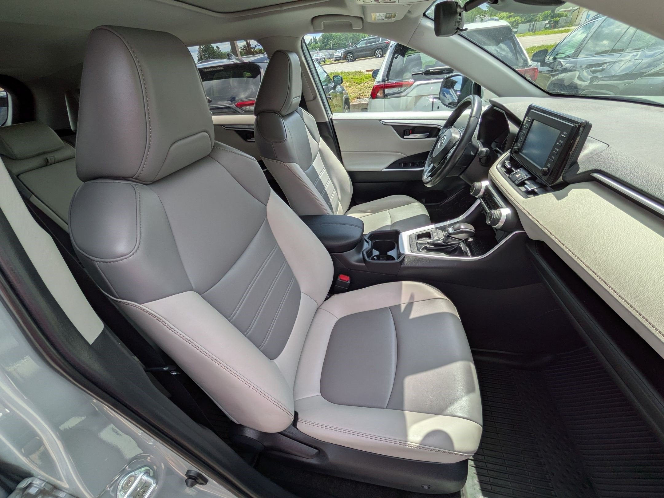 2019 Toyota RAV4 XLE Premium