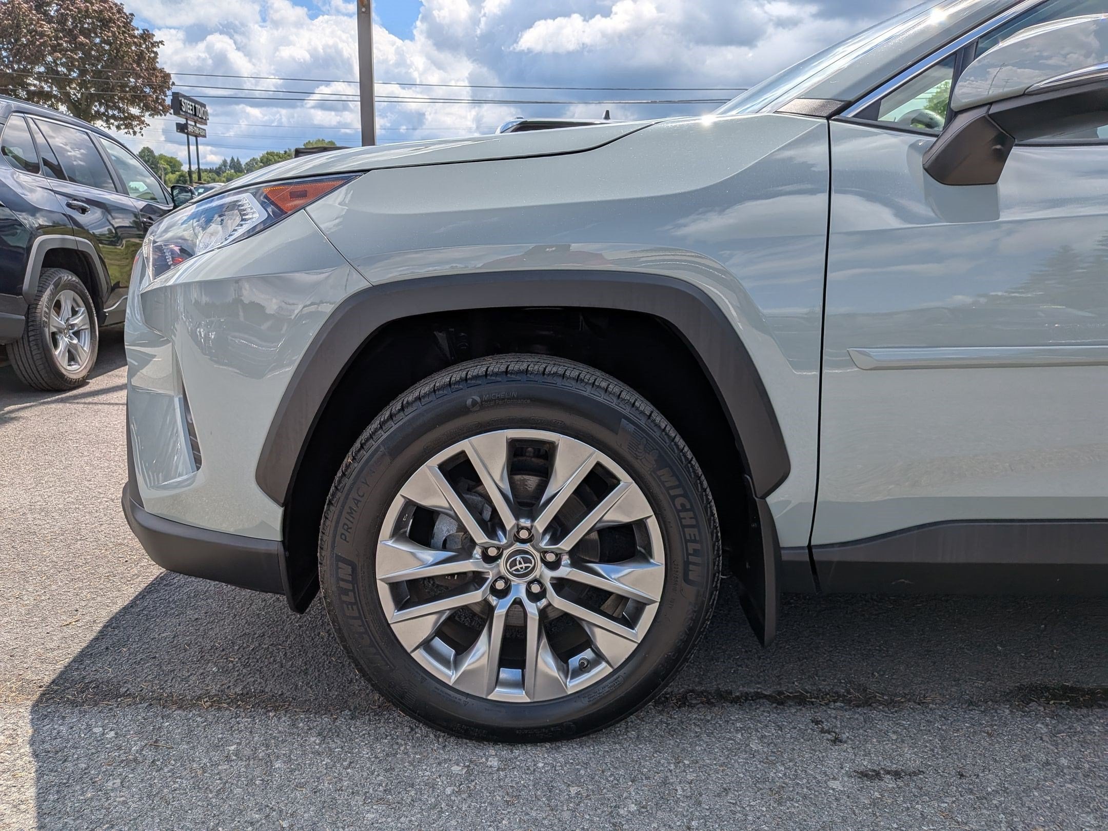 2019 Toyota RAV4 XLE Premium