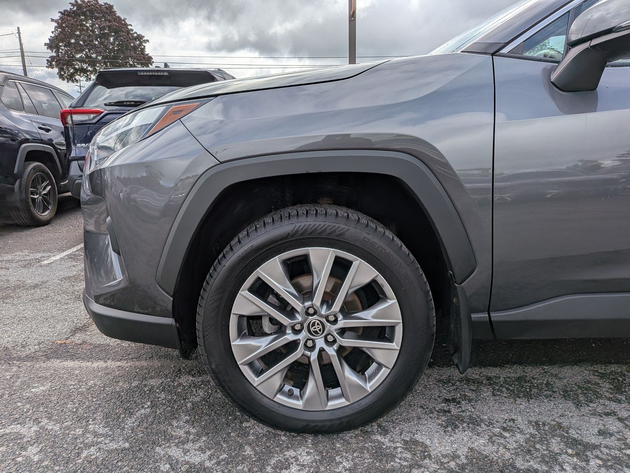 2022 Toyota RAV4 XLE Premium w/ Premium Grade Weather Pkg