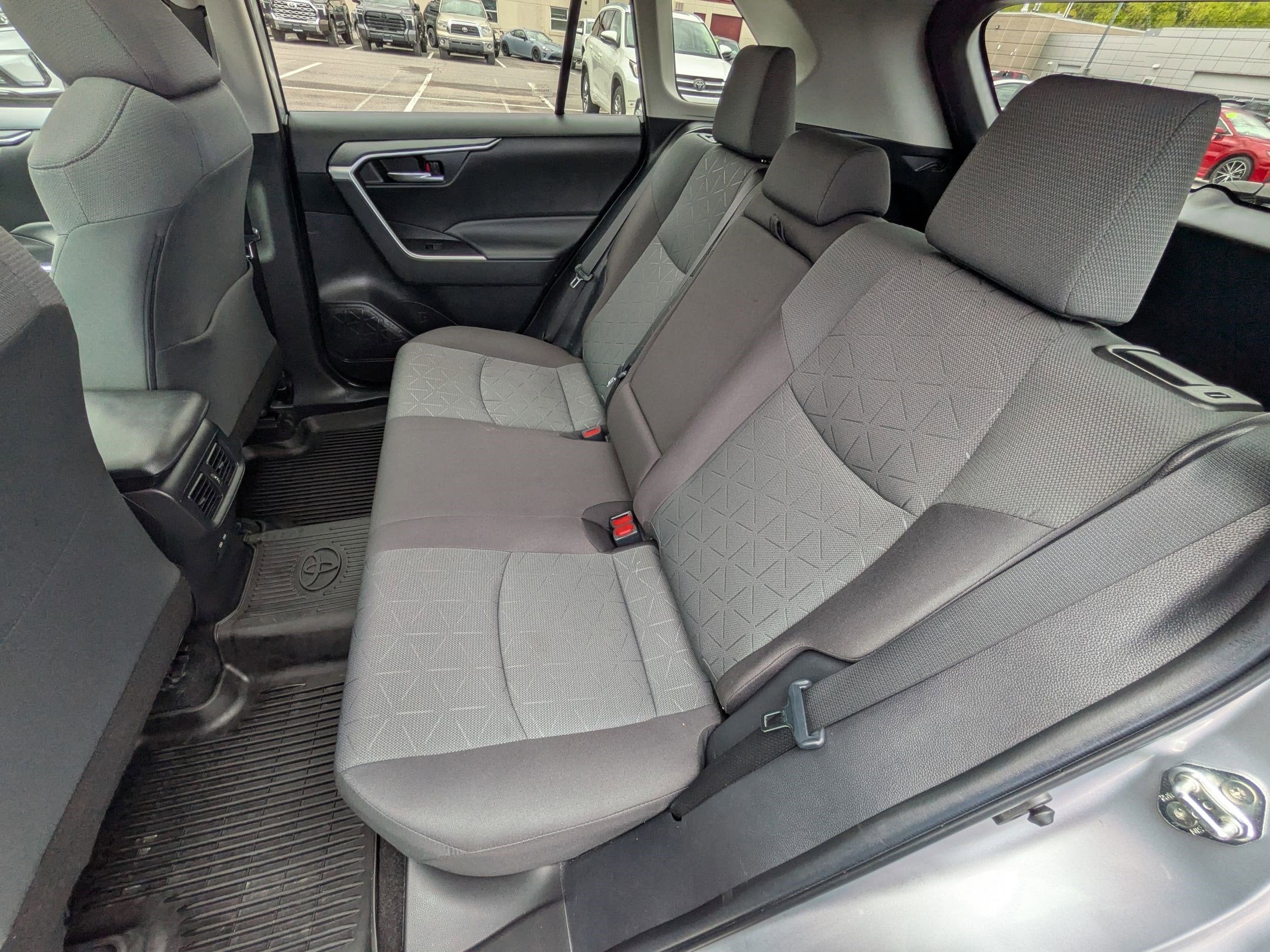 2023 Toyota RAV4 XLE w/ Convenience & Cold Weather Pkg