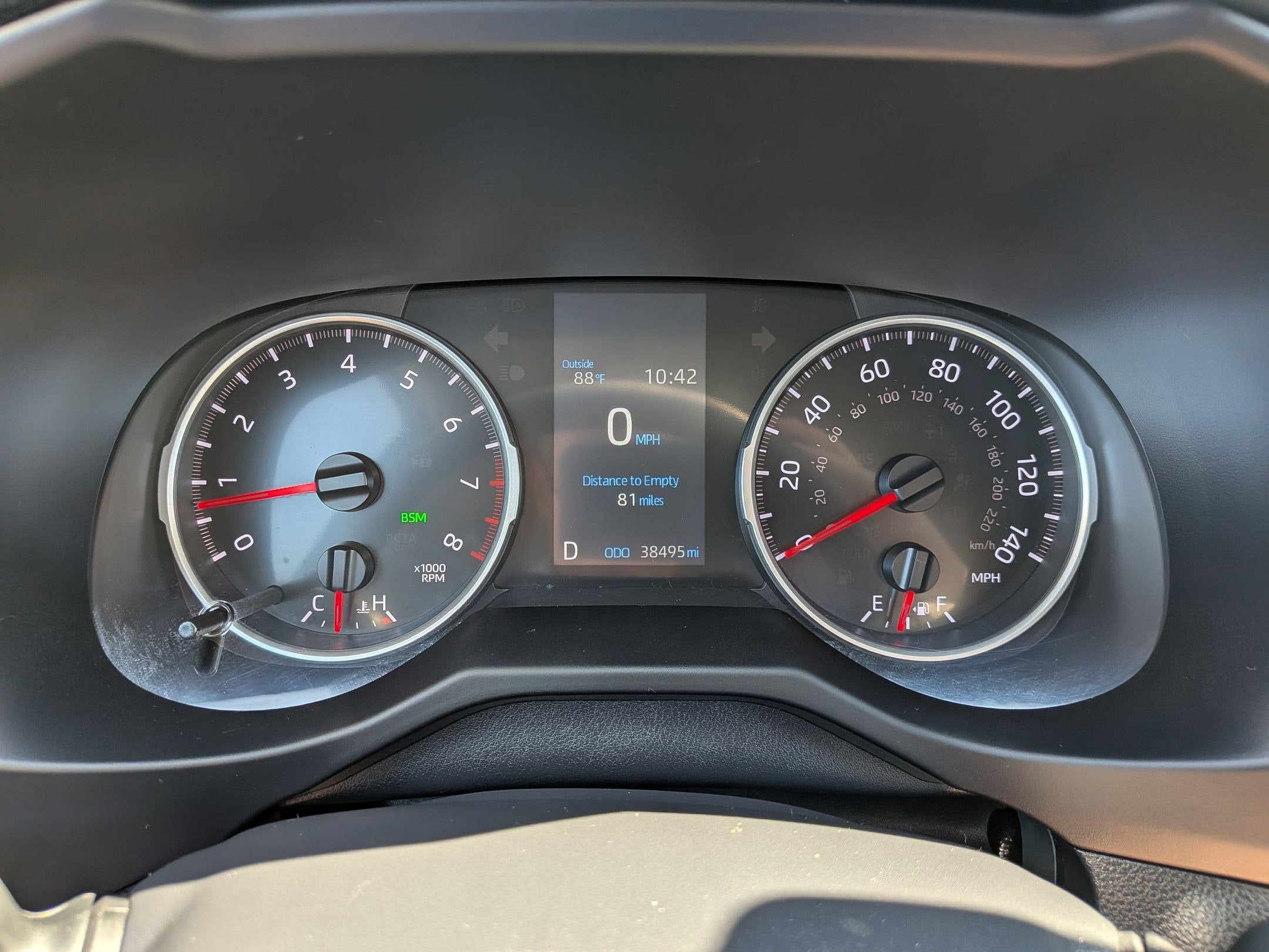 2022 Toyota RAV4 XLE w/ Convenience & Cold Weather Pkg