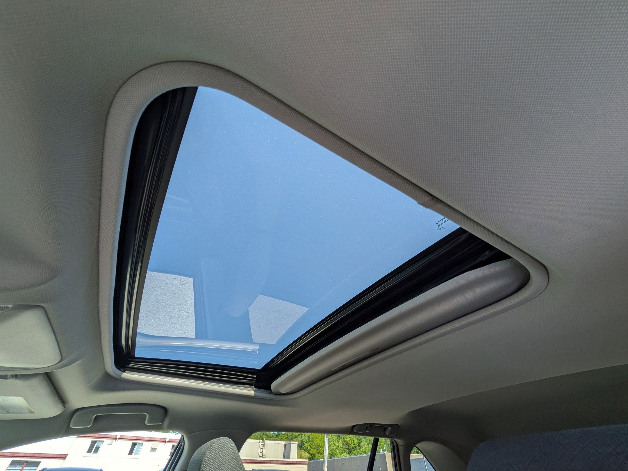 2022 Toyota RAV4 XLE w/ Convenience & Cold Weather Pkg