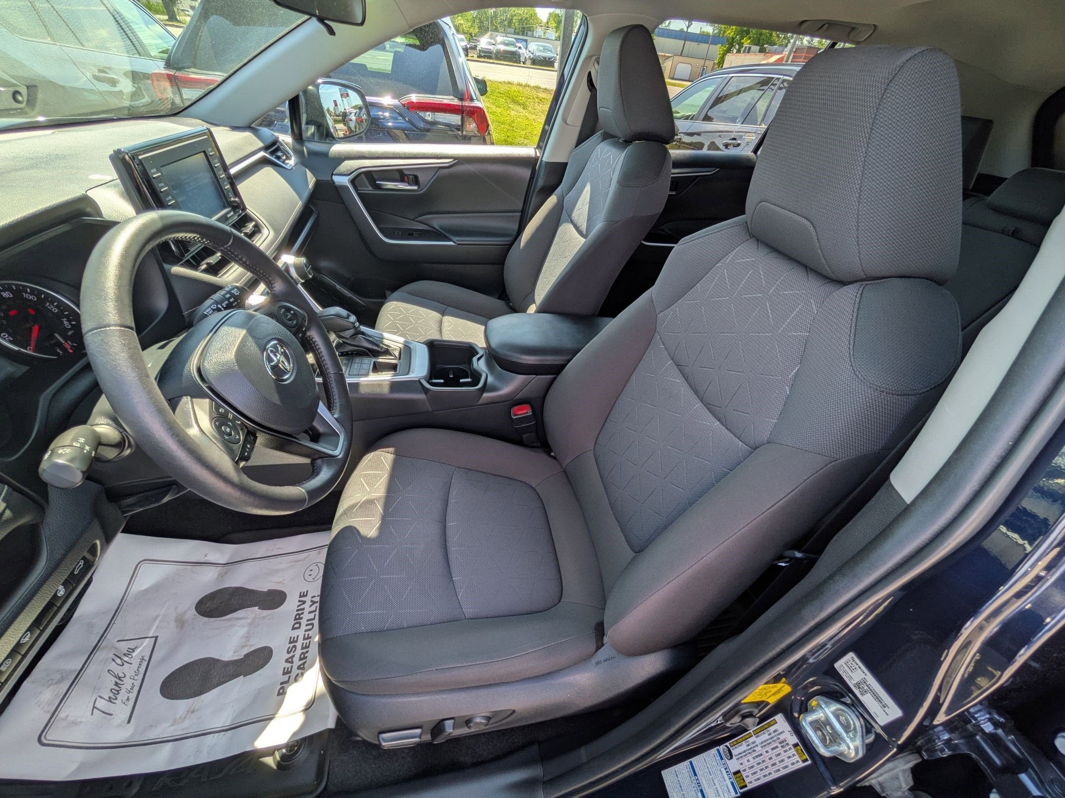 2022 Toyota RAV4 XLE w/ Convenience & Cold Weather Pkg